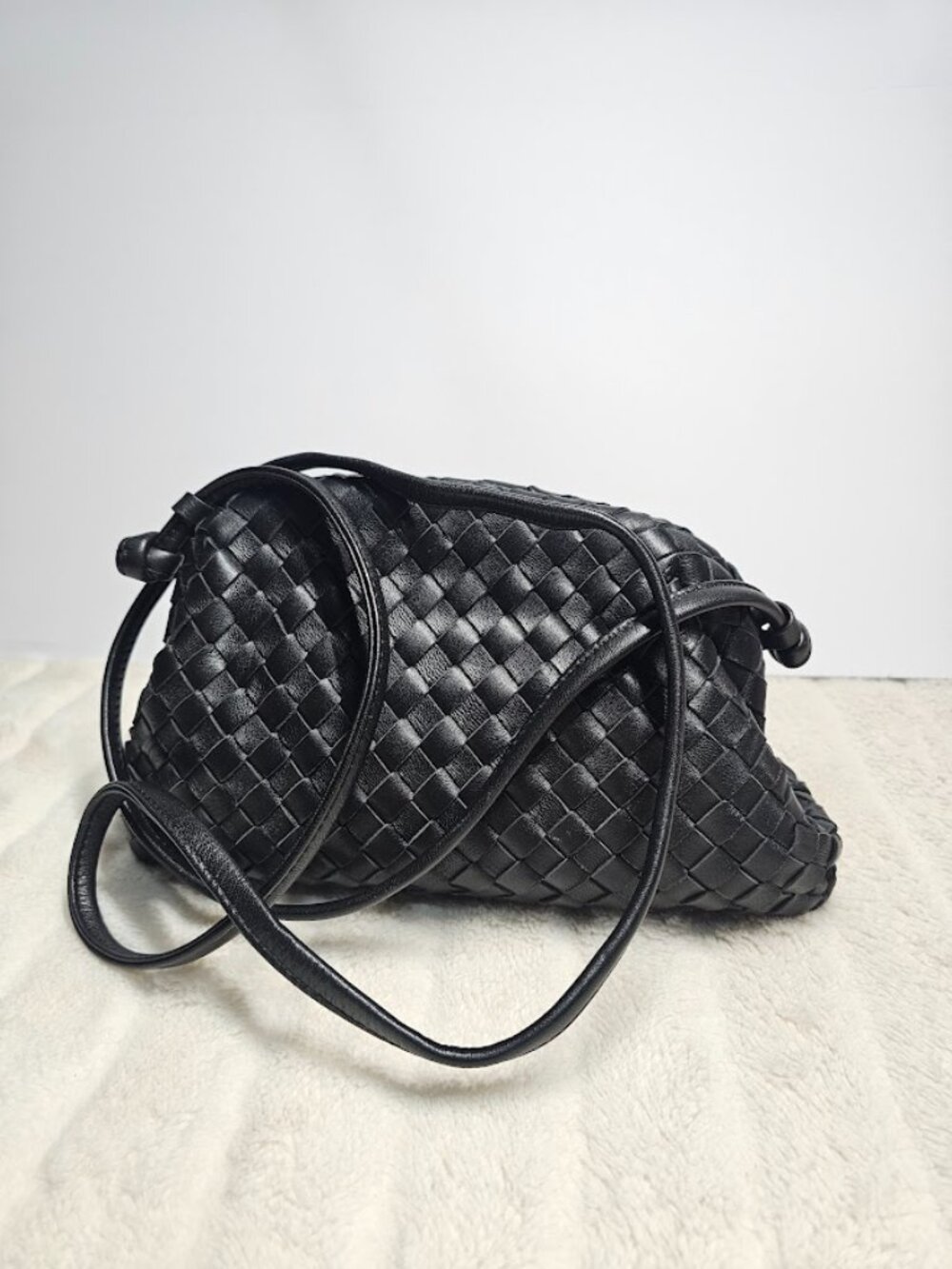 Qunice Black Italian Leather Handwoven Pouch Crossbody Clutch Bag - Picture 3 of 5